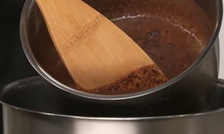 Sulata suklaa kahvin valmistamiseksi suklaalla