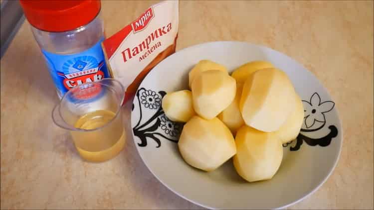 Обелете картофите, за да направите заек