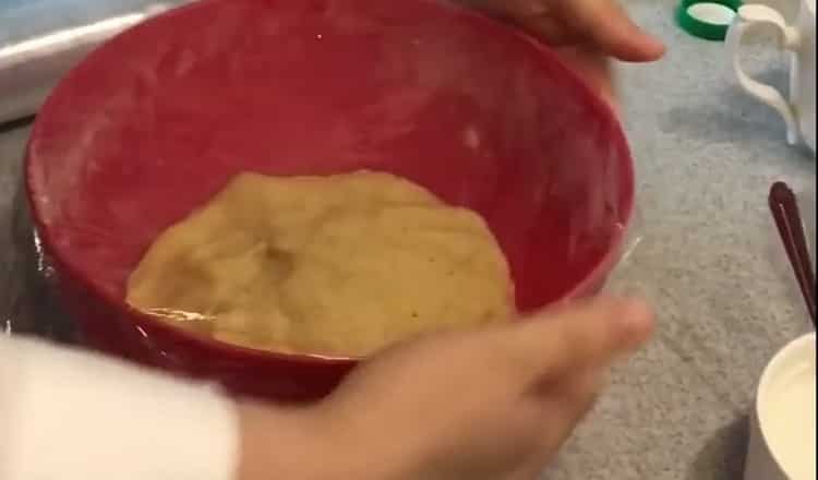 За да направите царевичен хинкал, направете тесто