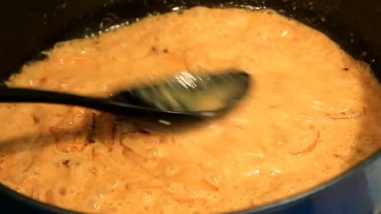 Per preparare i medaglioni di manzo, prepara la salsa