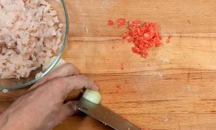 Για να φτιάξετε ζυμαρικά, πιέστε τζίντζερ