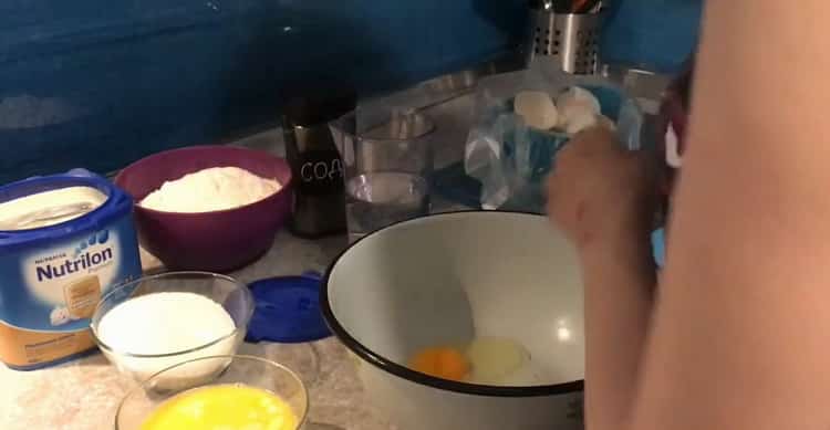 Ha egy csecsemőkészítményből sütiket készít, készítse elő az összetevőket