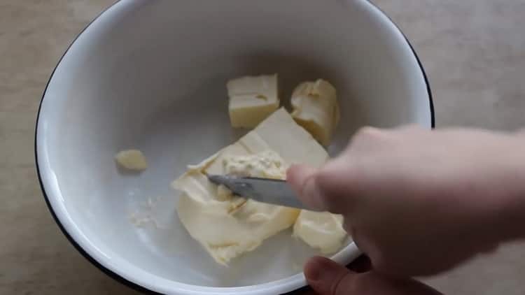 Bereiten Sie die Butter vor, um Reismehlplätzchen zuzubereiten