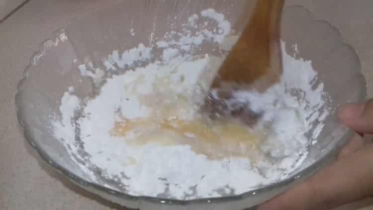 За да направите извара от бисквитки без масло и маргарин, смесете съставките