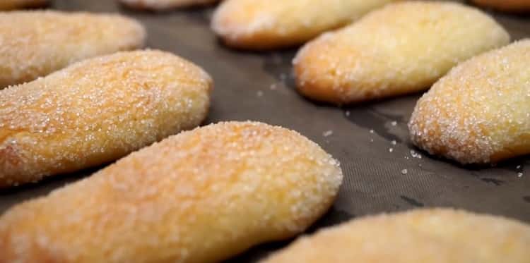 Για να φτιάξετε μπισκότα με κεφίρ, ετοιμάστε τα συστατικά