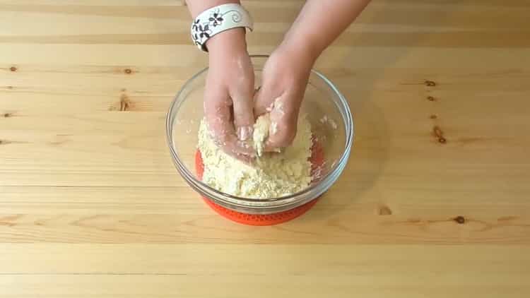 Bereiten Sie die Zutaten vor, um Kekse auf saurer Sahne zuzubereiten