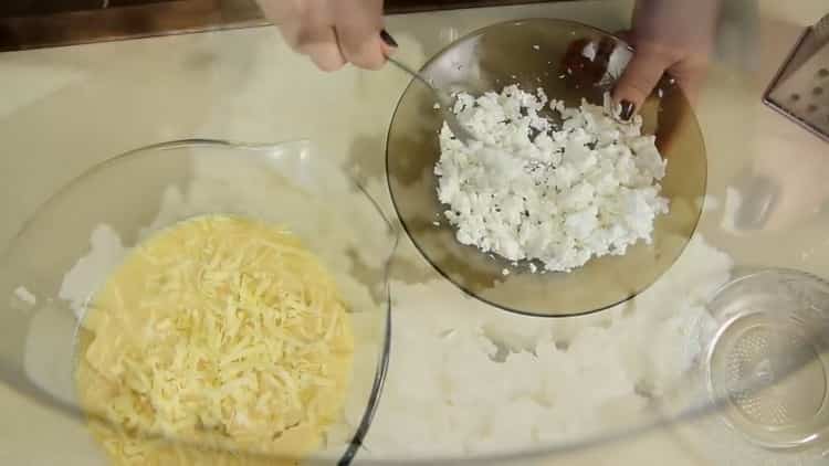 За да направите банички с лаваш, добавете сирене и сирене фета