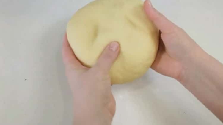 Készítsen tésztát mákos pitékhez