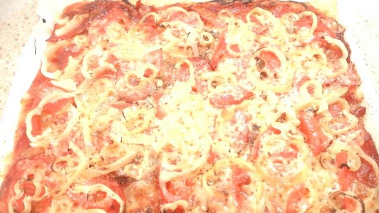 Hogyan lehet megtanulni, hogyan kell főzni finom leveles tészta pizzát a sütőben