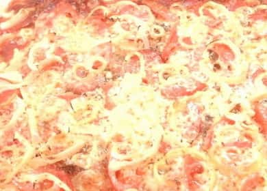 Wie man leckere Blätterteigpizza im Ofen kocht