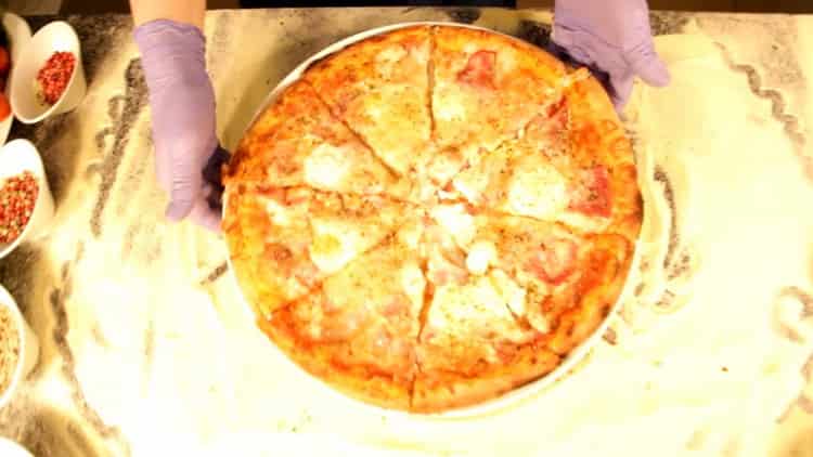 Как да научите как да готвите вкусна пица с карбонара