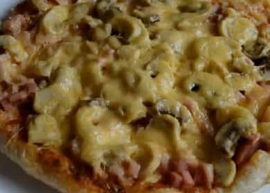 Pizza na listovém těstíčku: krok za krokem recept s fotografiemi