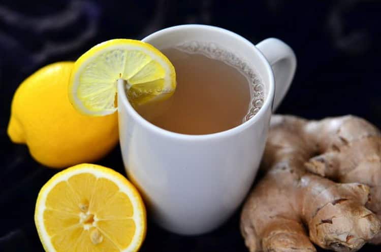 الشاي اللذيذ المصنوع حسب وصفة بسيطة جاهز