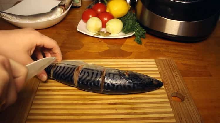 Kalan keittäminen hitaassa liesissä valmista ainesosat