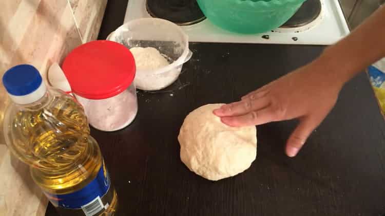 Per preparare il khinkali sfoglia, preparare gli ingredienti