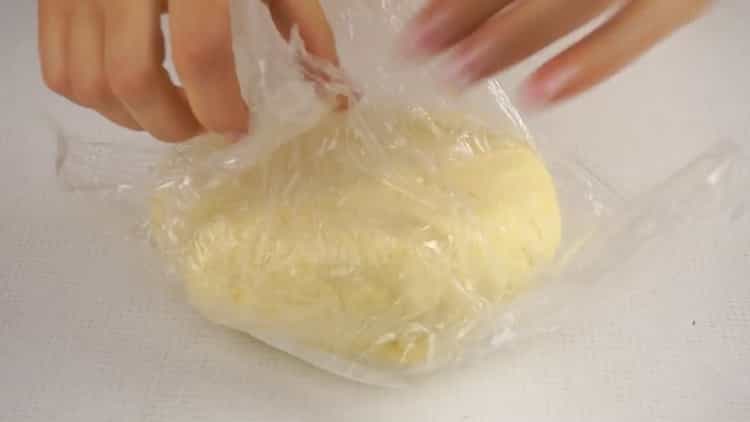 Leveles sütemény készítéséhez tegye a tésztát a hűtőszekrénybe