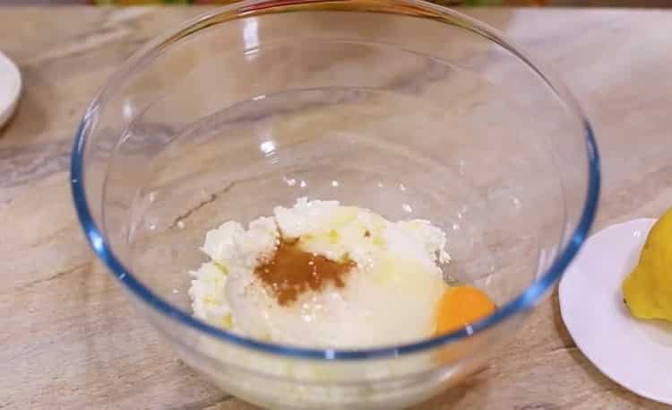 Für die Zubereitung von Quarkplätzchen bereiten Krähenfüße die Zutaten zu