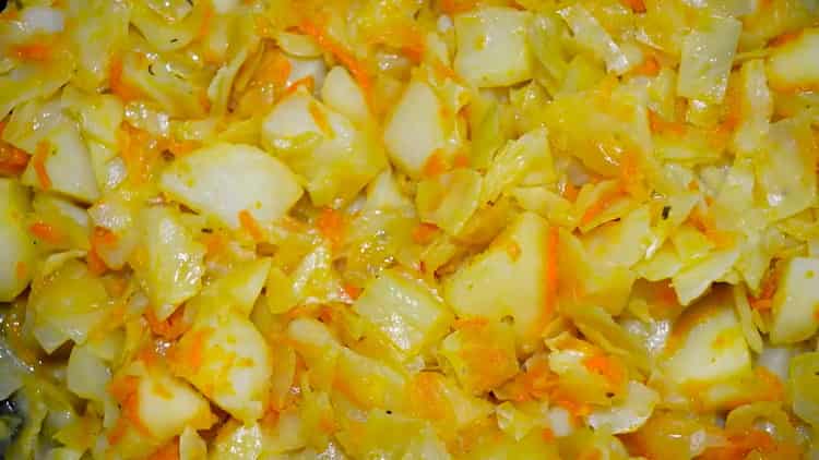 Dušené zelí s bramborami - jednoduché a chutné