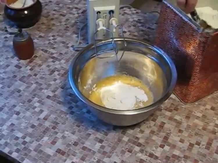 Добавете брашно, за да направите филе от пангвиус