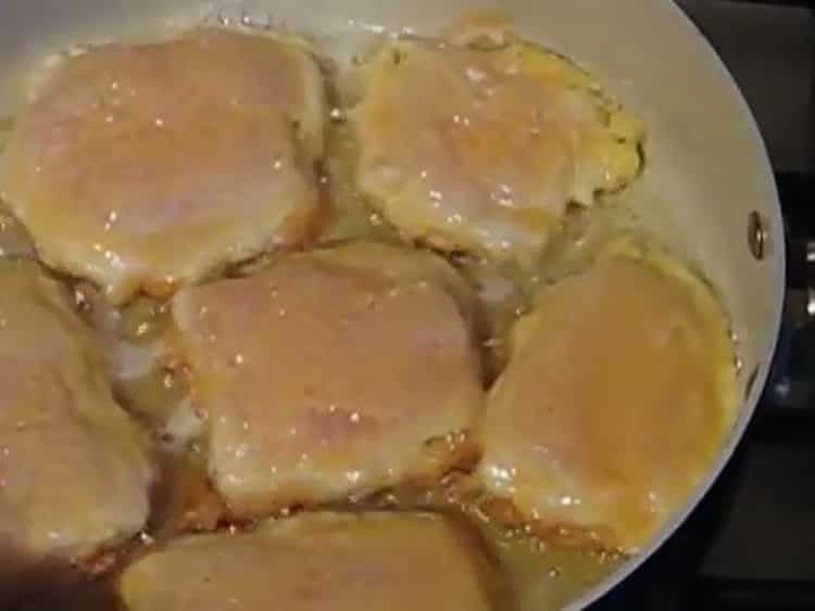 За готвене филе от пангасиус. предварително загрейте тигана