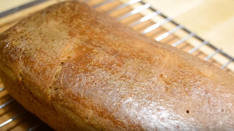 Хлябът с мая без квас се пече само един час.