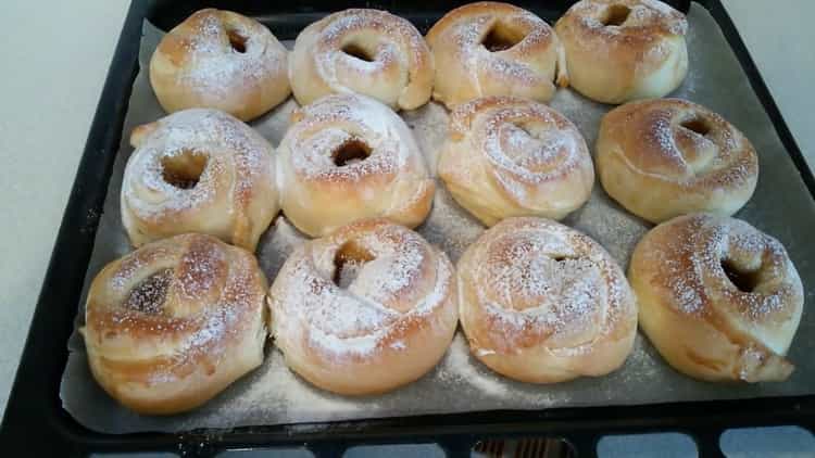 Mga rosas ng Muffins: isang hakbang-hakbang na recipe gamit ang mga larawan