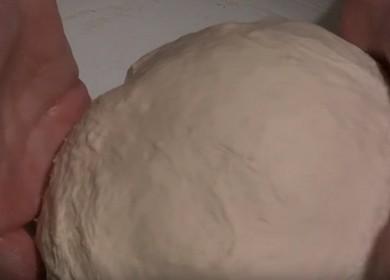 Как да научите как да направите вкусно тесто с мая за пържени пайове