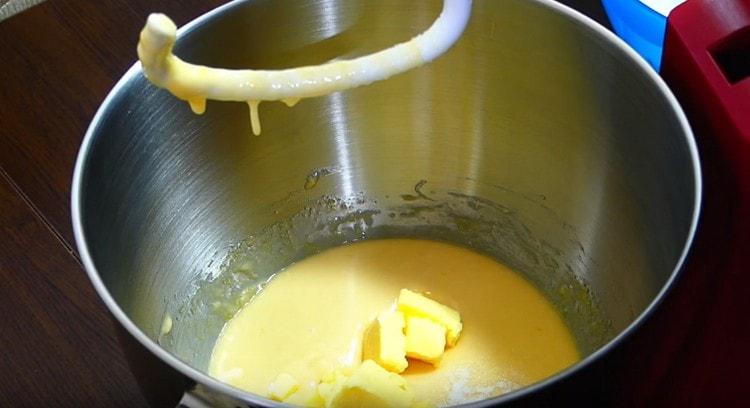 Dann die Butter dazugeben.
