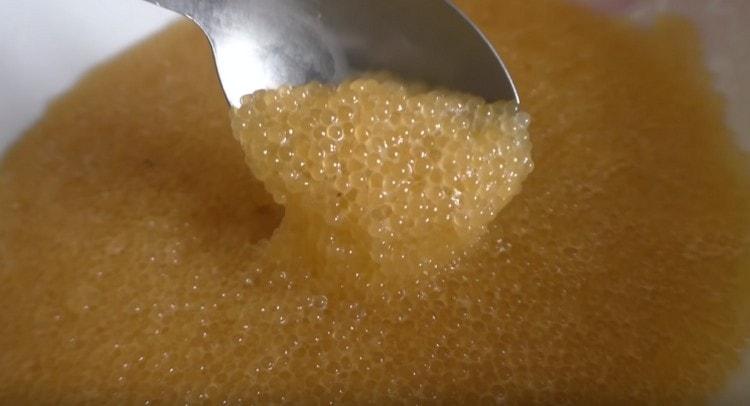Jetzt wissen Sie, wie man Hechtkaviar richtig salzt.