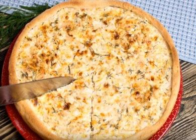 Quiche csirkével és sajttal - egy nyitott, finom francia rövidszemű péksütemény