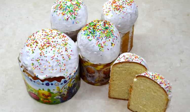 gâteaux de Pâques classiques préparés selon une recette simple
