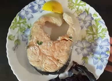 Κόκκινο ψάρι ψημένο σε φύλλο στο φούρνο - νόστιμο και ζουμερό