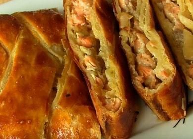Simpleng pie ng isda na may puff pastry salmon