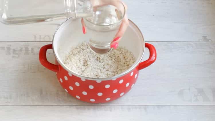 Norėdami gaminti ryžius ir kiaušinių pyragus, sumaišykite ingredientus