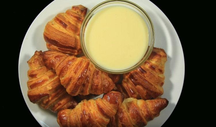 Próbálja ki ezt a receptet a francia croissant-k számára a saját konyhájában.