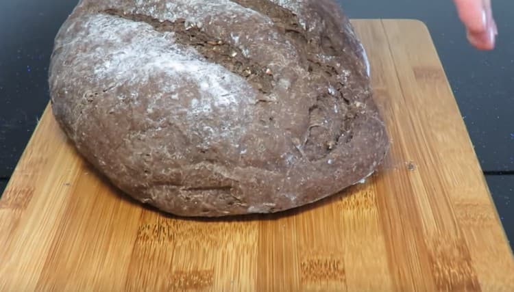 Опитайте тази проста рецепта за кафяв хляб и направете ароматни домашни торти.