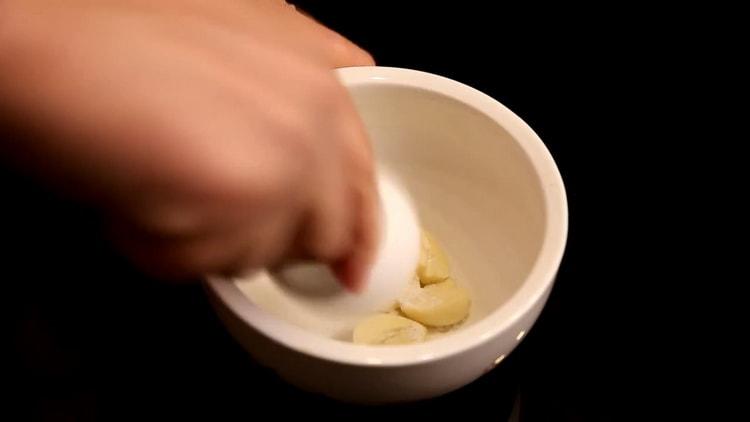 За да направите супа от минтай, смесете съставките на фугите