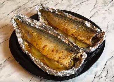 Celá makrela v peci ve fólii: vařená podle receptu s fotografií.