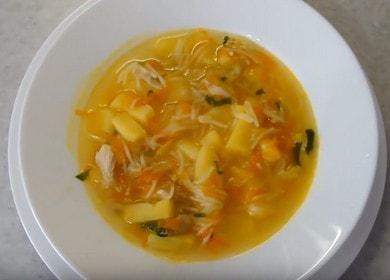 Μια απλή σούπα με ζυμαρικά και πατάτες σε ζωμό κοτόπουλου: μαγειρεύουμε σύμφωνα με τη συνταγή με μια φωτογραφία.