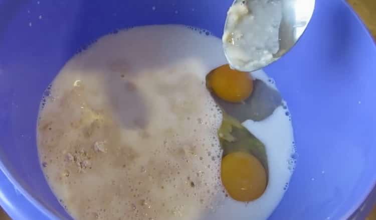 لتحضير البيض في الفرن ، تحضير المكونات