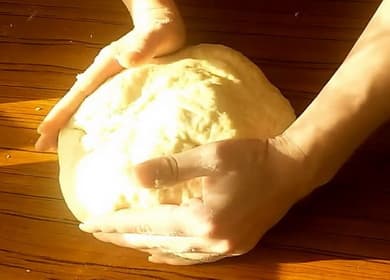 Jak se naučit, jak vařit chutné rychlé kvasnicové těsto