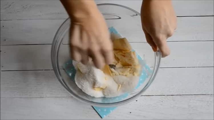 За да направите бърз кекс във фурната, пригответе съставките