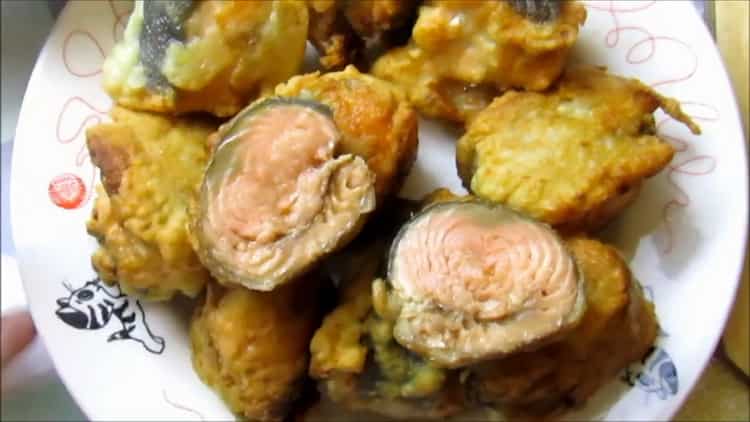 سمك السلمون الوردي المقلي في مقلاة - وصفة للأسماك اللذيذة والعصير