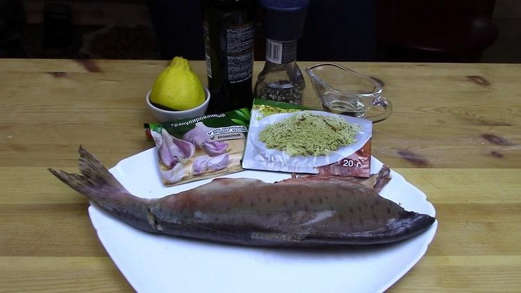 لطهي سمك السلمون الوردي الكامل في الفرن ، تحضير المكونات