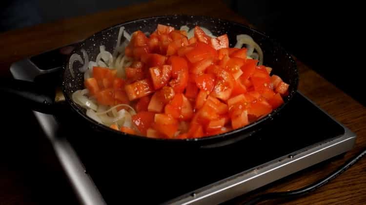 Per cucinare la pasta, friggere le verdure