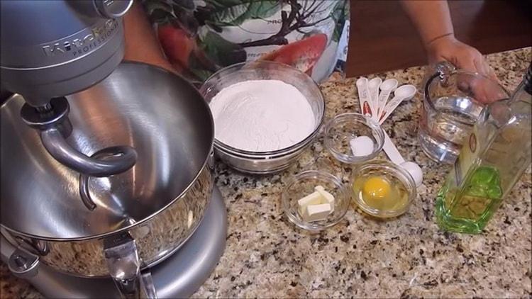 За да приготвите тестото с крем, подгответе съставките