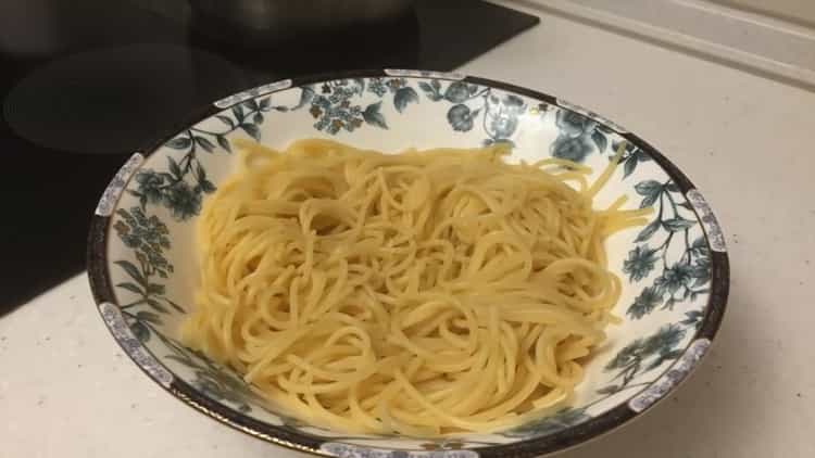 Hogyan főzzük spagetti lépésről lépésre recept fotókkal