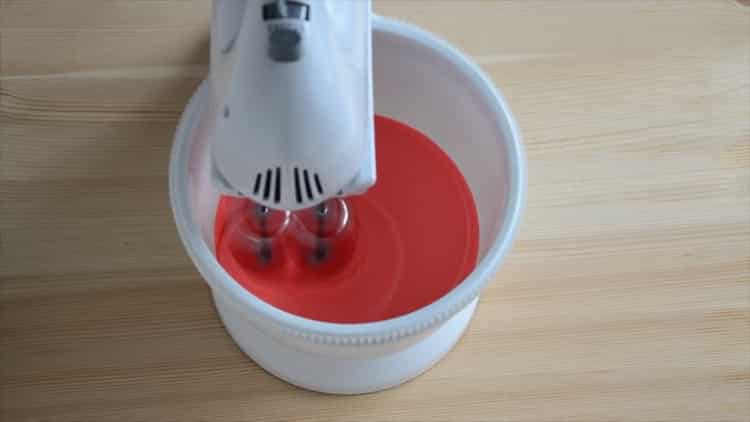 Vörös bársonyos cupcakes készítéséhez adjon hozzá festéket