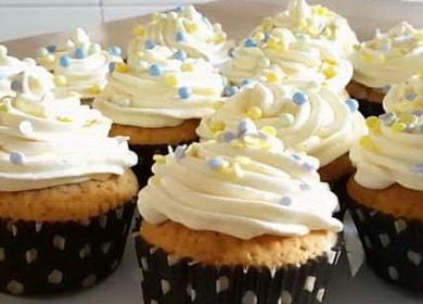 Γενέθλια Cupcakes - μια αποδεδειγμένη ιδανική συνταγή