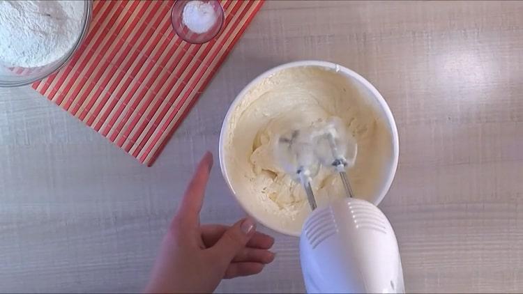 Tej nélküli cupcake készítéséhez készítse elő a tésztát